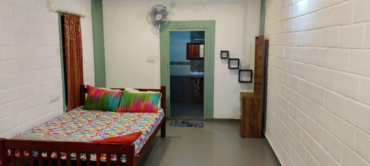 Wind &Waves Apartment Kollam Exterior photo